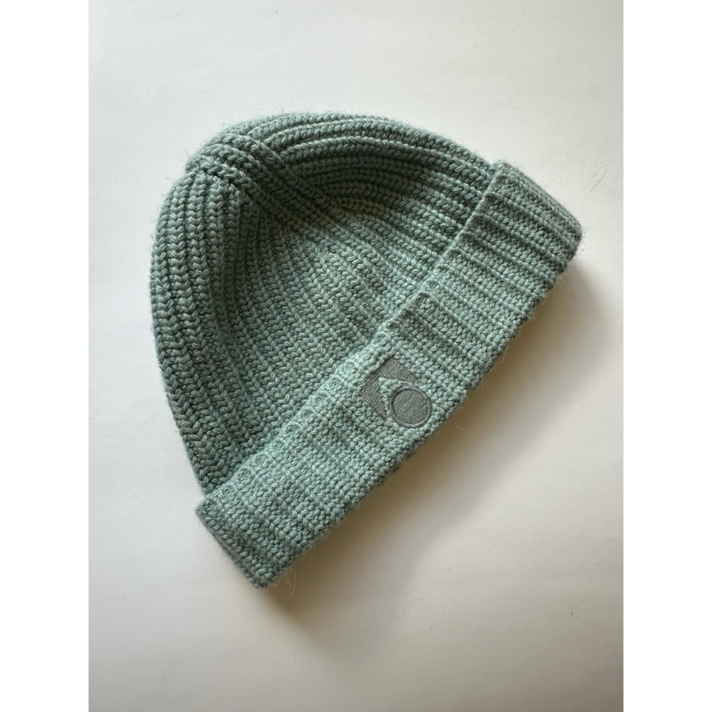 VGUC Main Story Sage Green Knit Beanie S/M Kids